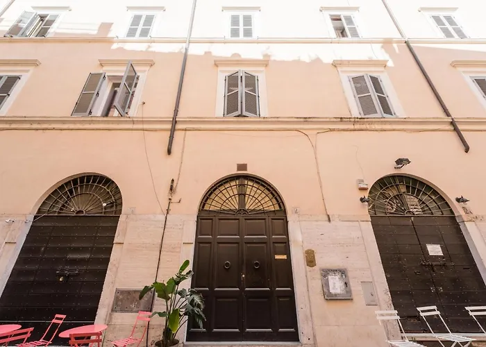 Appartamento via del Teatro Pace